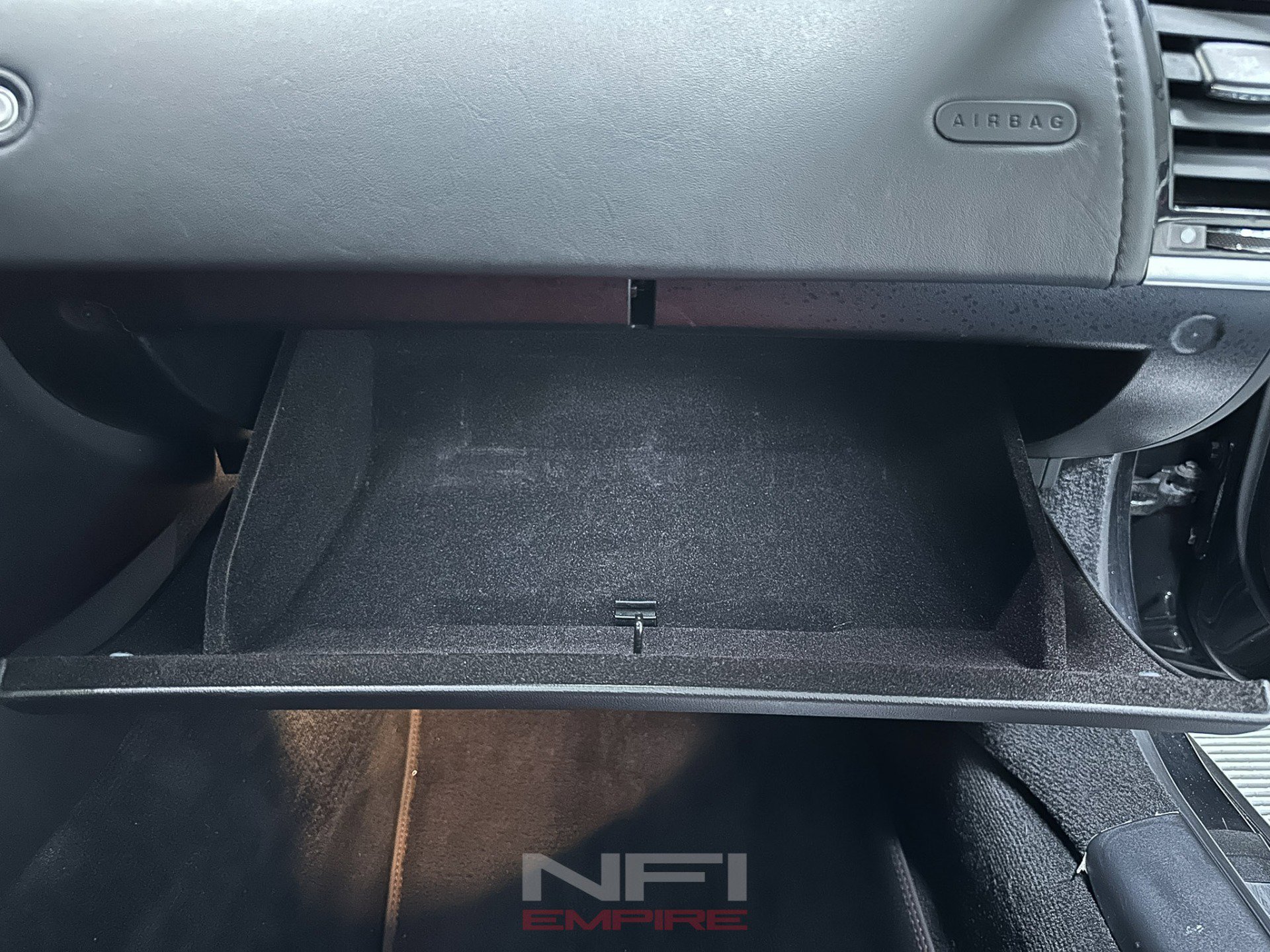 Used 2018 Jaguar F-TYPE R image 38