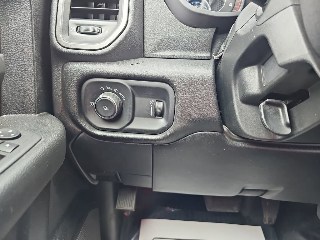 Used 2022 RAM 2500 Tradesman w/ Chrome Appearance Group image 28