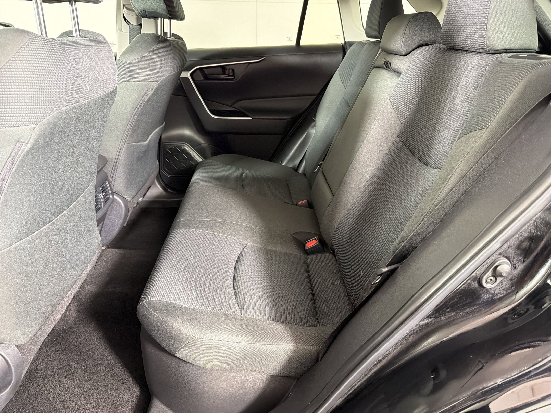 Used 2025 Toyota RAV4 LE image 15