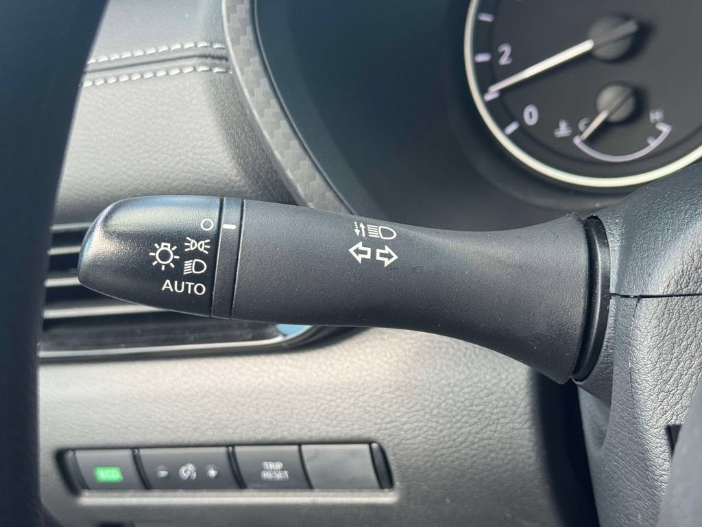 Used 2025 Nissan Sentra SV FWD image 21