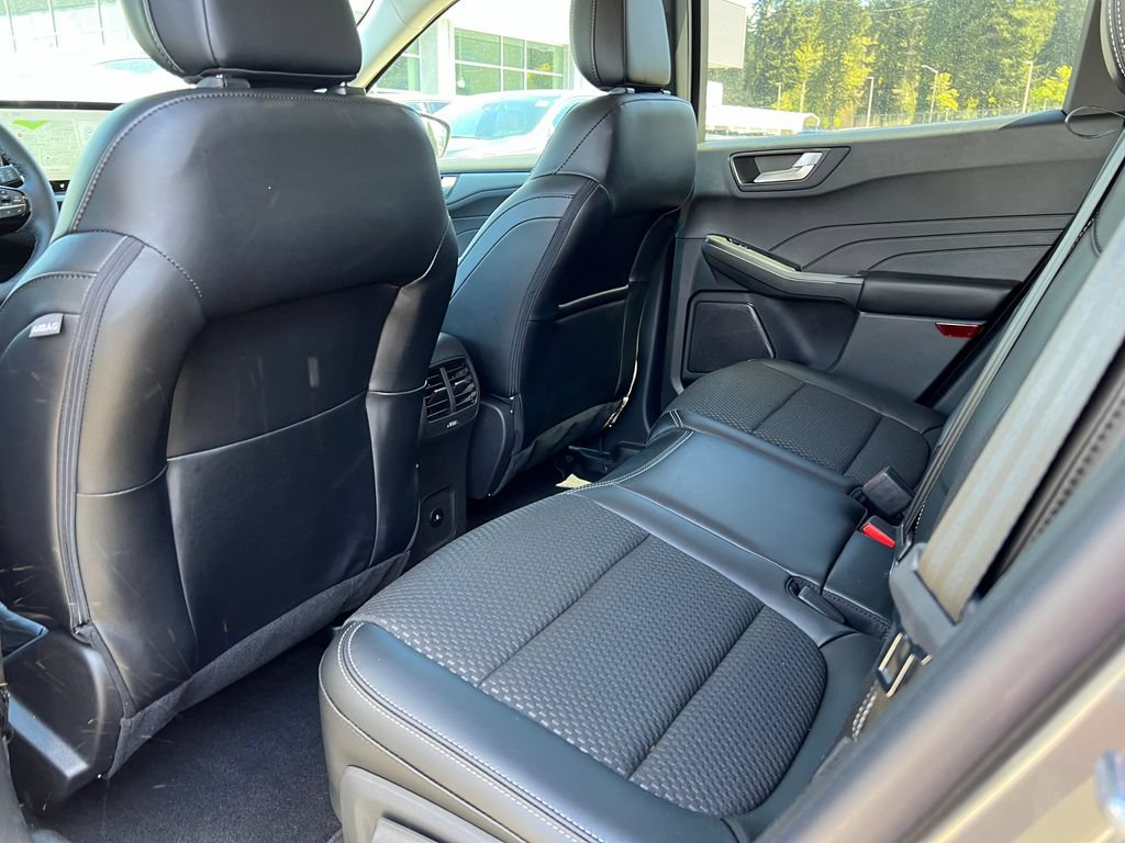 New 2023 Ford Escape SE FWD image 15