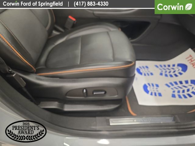 Used 2023 GMC Acadia AT4 AWD/4WD image 10