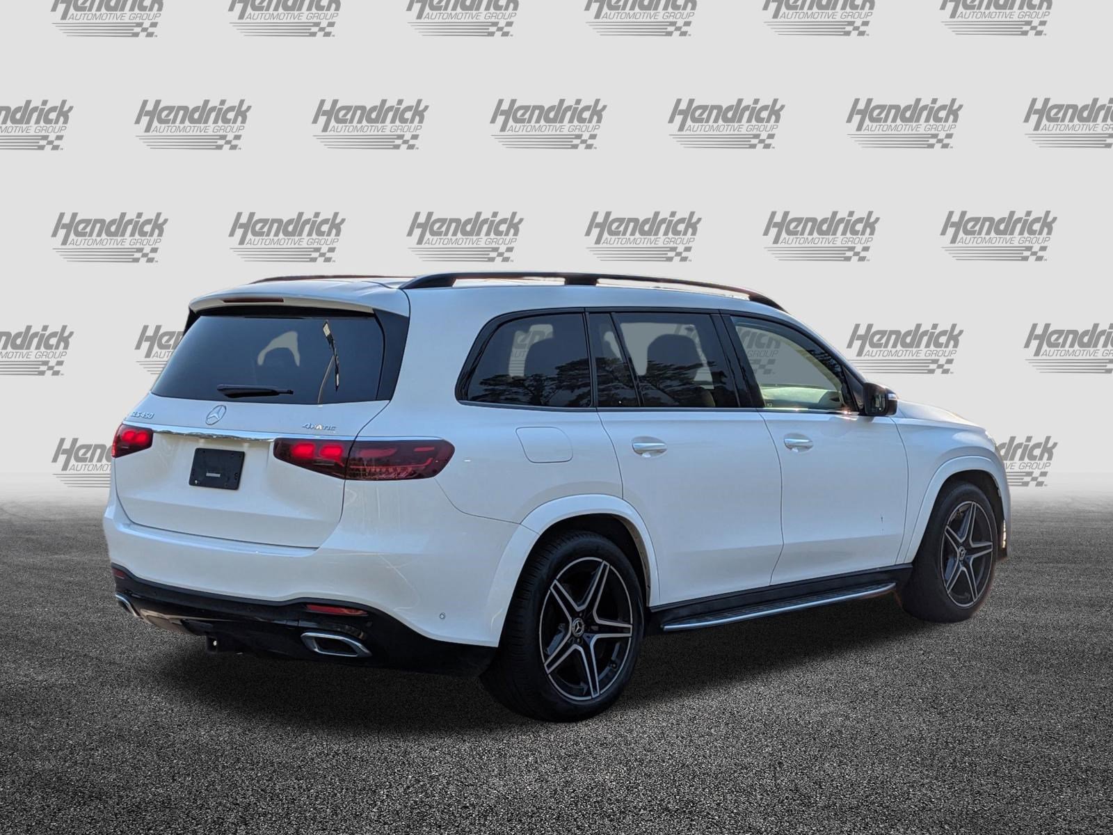 Used 2024 Mercedes-Benz GLS 450 4MATIC image 10
