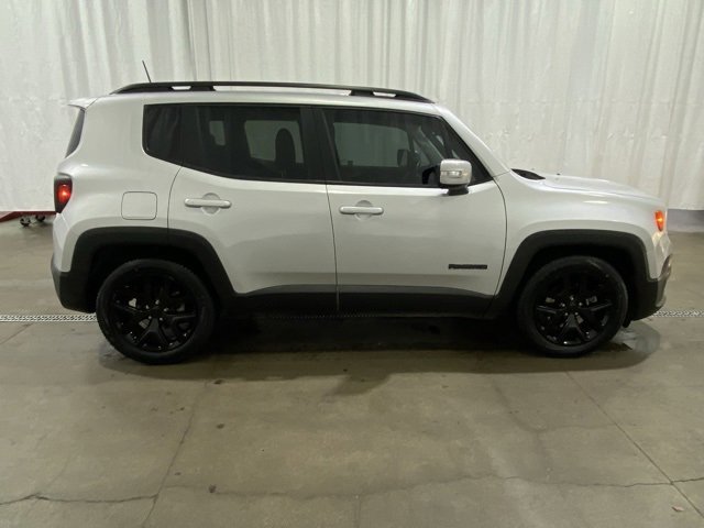 Used 2018 Jeep Renegade Altitude image 3