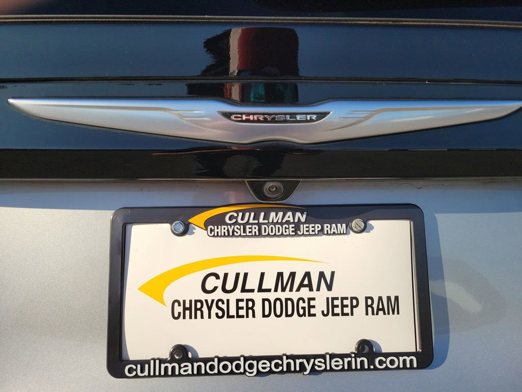 Used 2023 Chrysler Voyager LX image 35