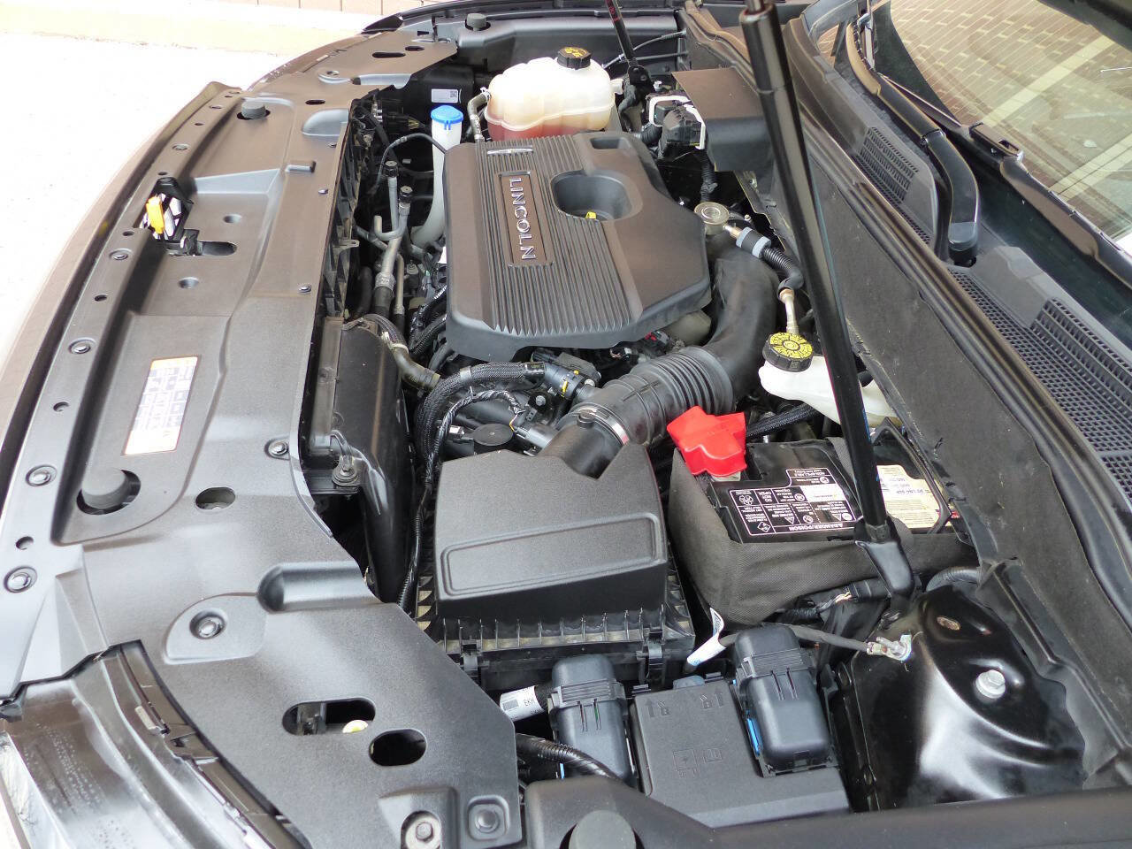 Used 2019 Lincoln Nautilus Premier AWD/4WD image 31