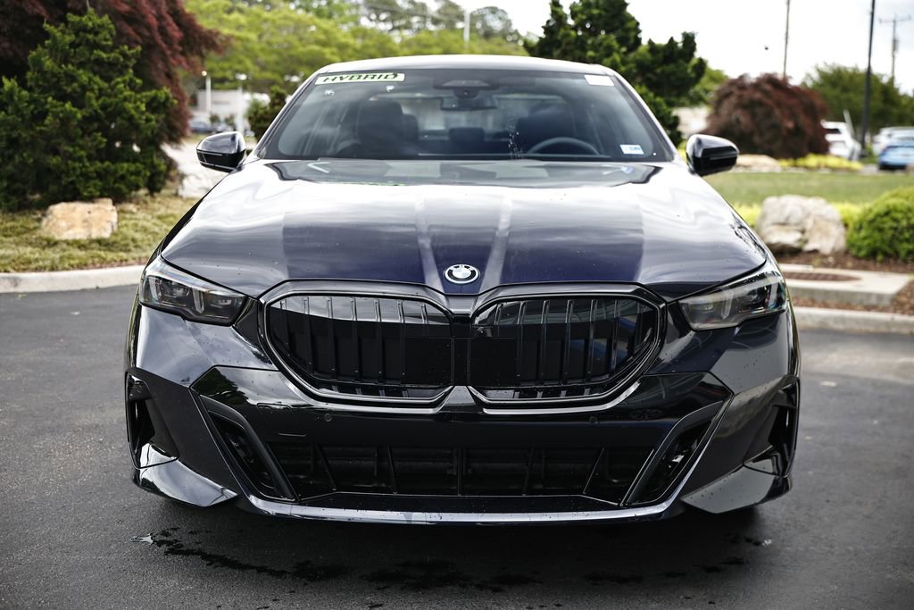 New 2026 BMW 550e xDrive w/ Executive Package AWD/4WD image 13