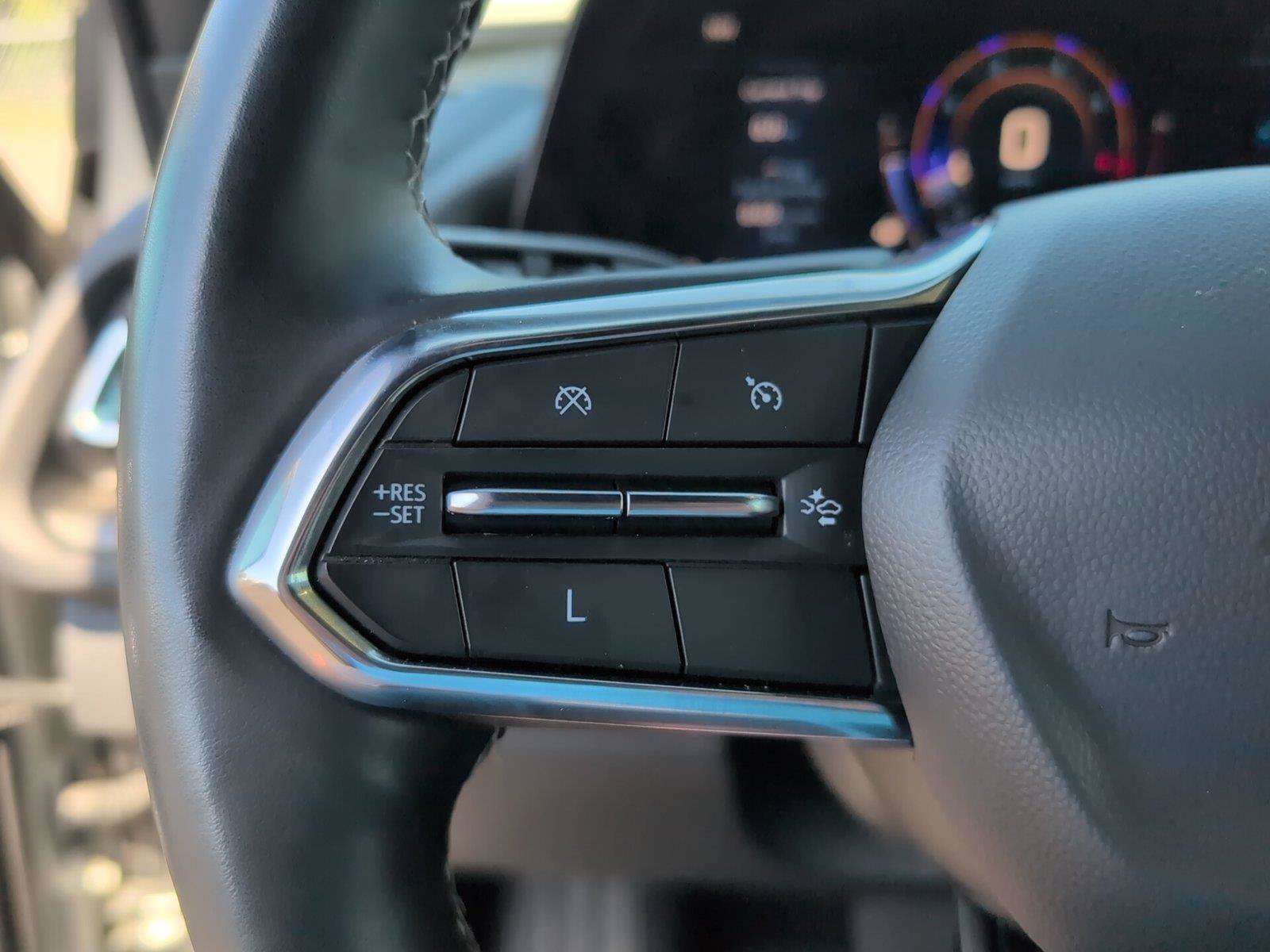 Certified 2025 Chevrolet Traverse LT FWD image 27