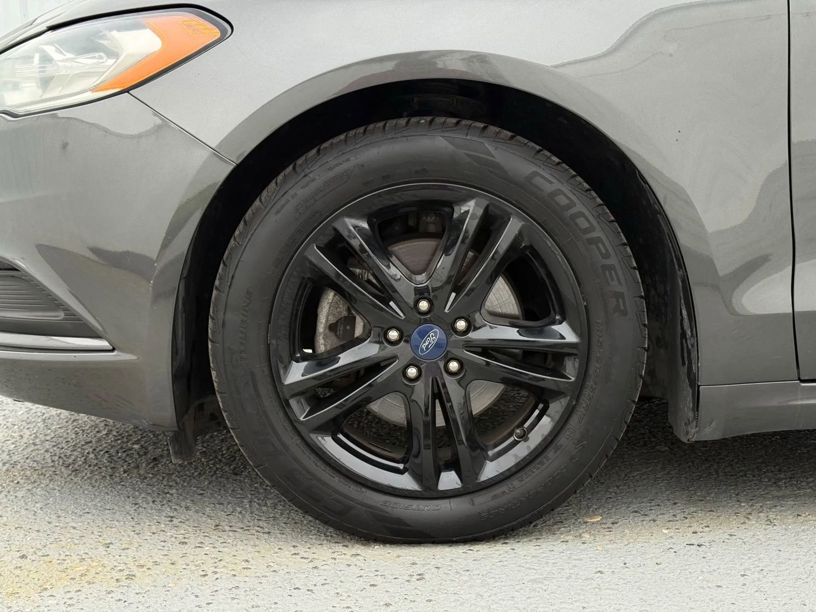 Used 2018 Ford Fusion SE w/ Fusion SE Technology Package image 25