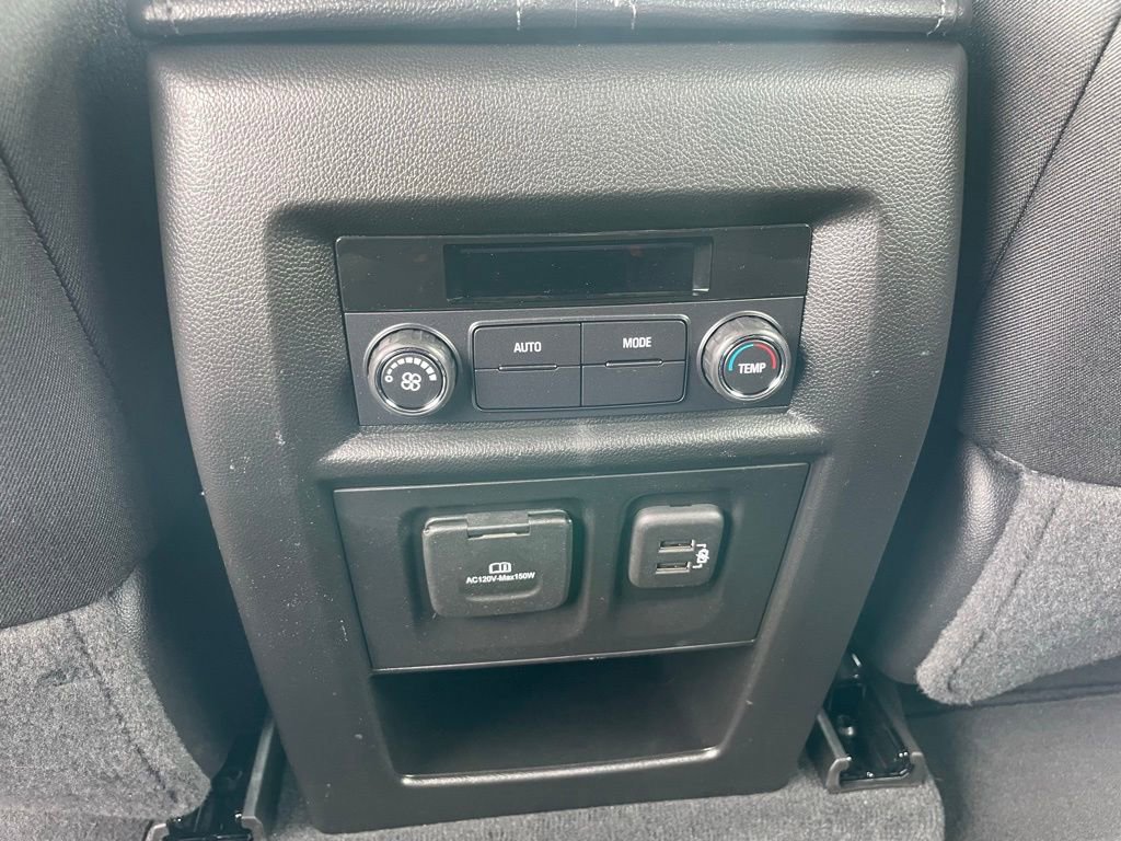 Used 2023 Chevrolet Traverse LT image 53