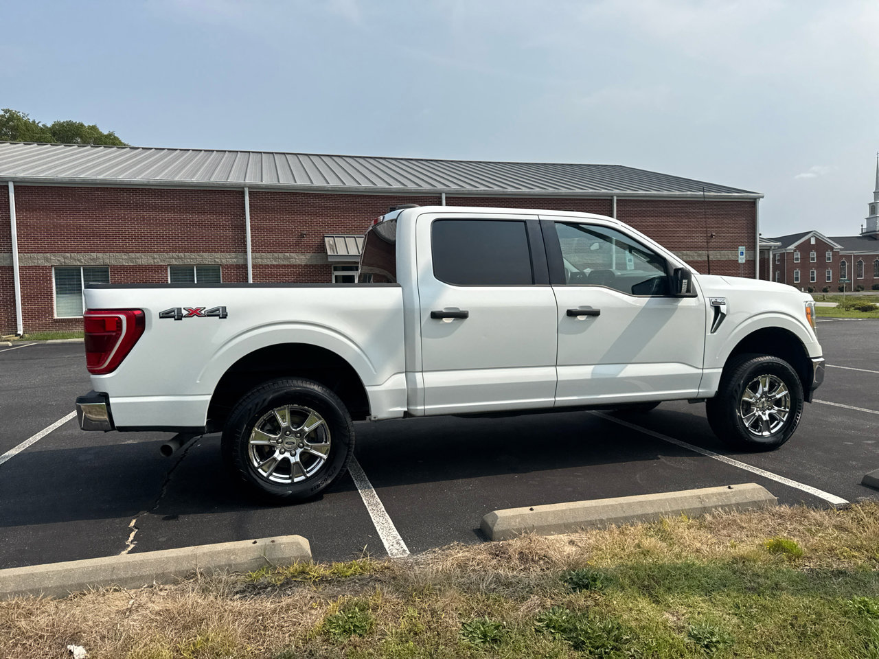 Used 2021 Ford F150 XLT w/ Equipment Group 301A Mid image 5
