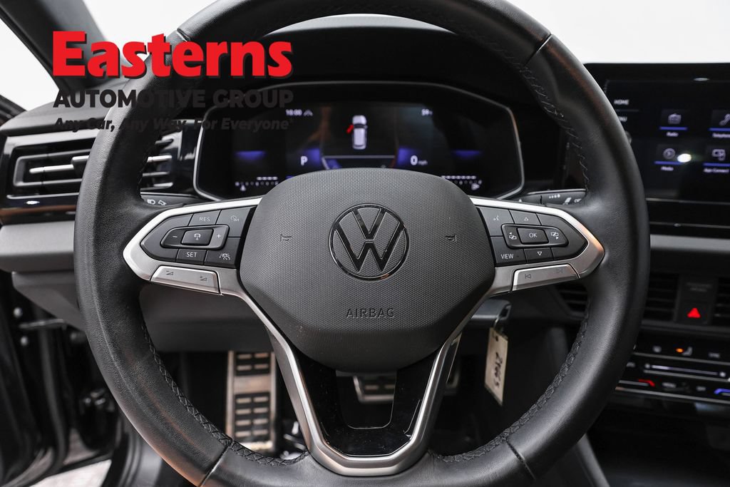 Used 2025 Volkswagen Jetta Sport FWD image 11