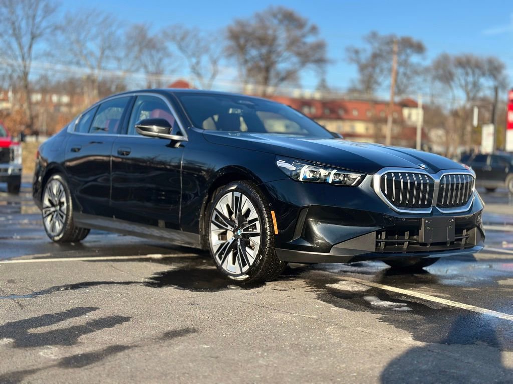 Certified 2024 BMW 530i xDrive w/ Premium Package image 9