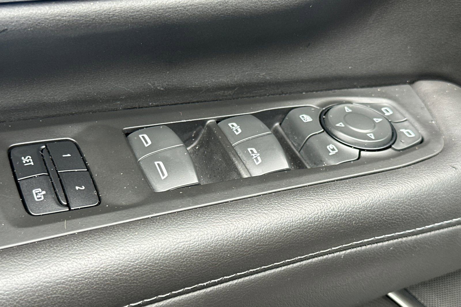 Used 2022 Chevrolet Tahoe Z71 w/ Luxury Package image 12