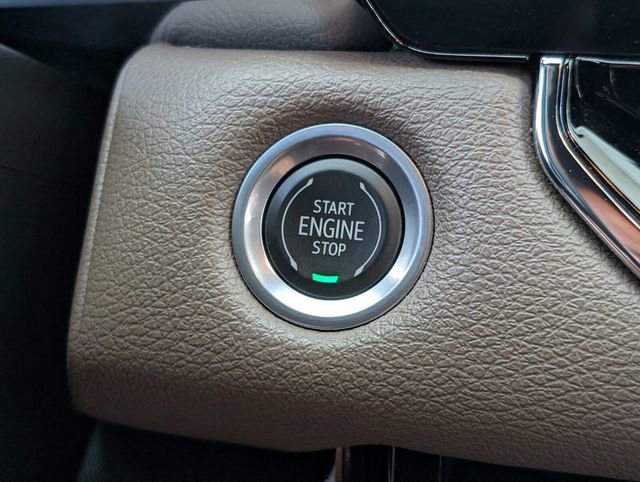 Used 2023 GMC Canyon Denali image 35