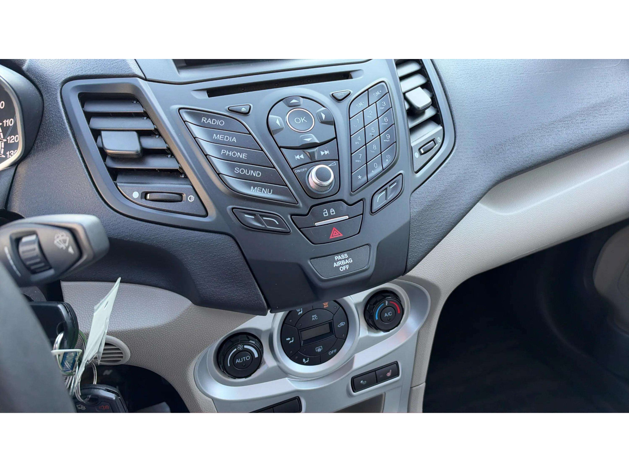 Used 2016 Ford Fiesta SE w/ Cold Weather Package FWD image 19