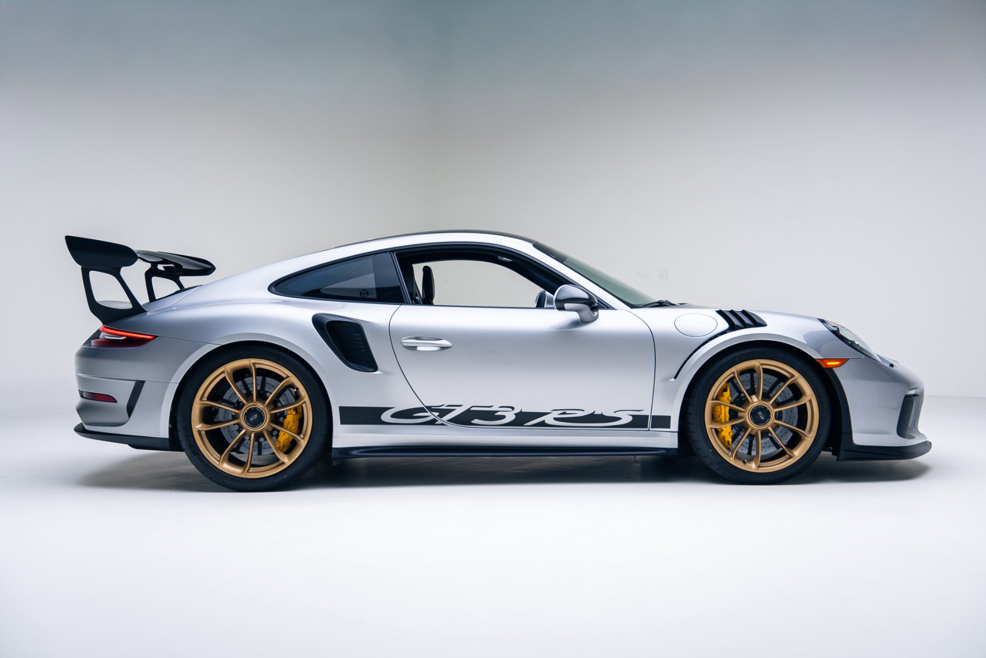 Used 2019 Porsche 911 GT3 RS image 3