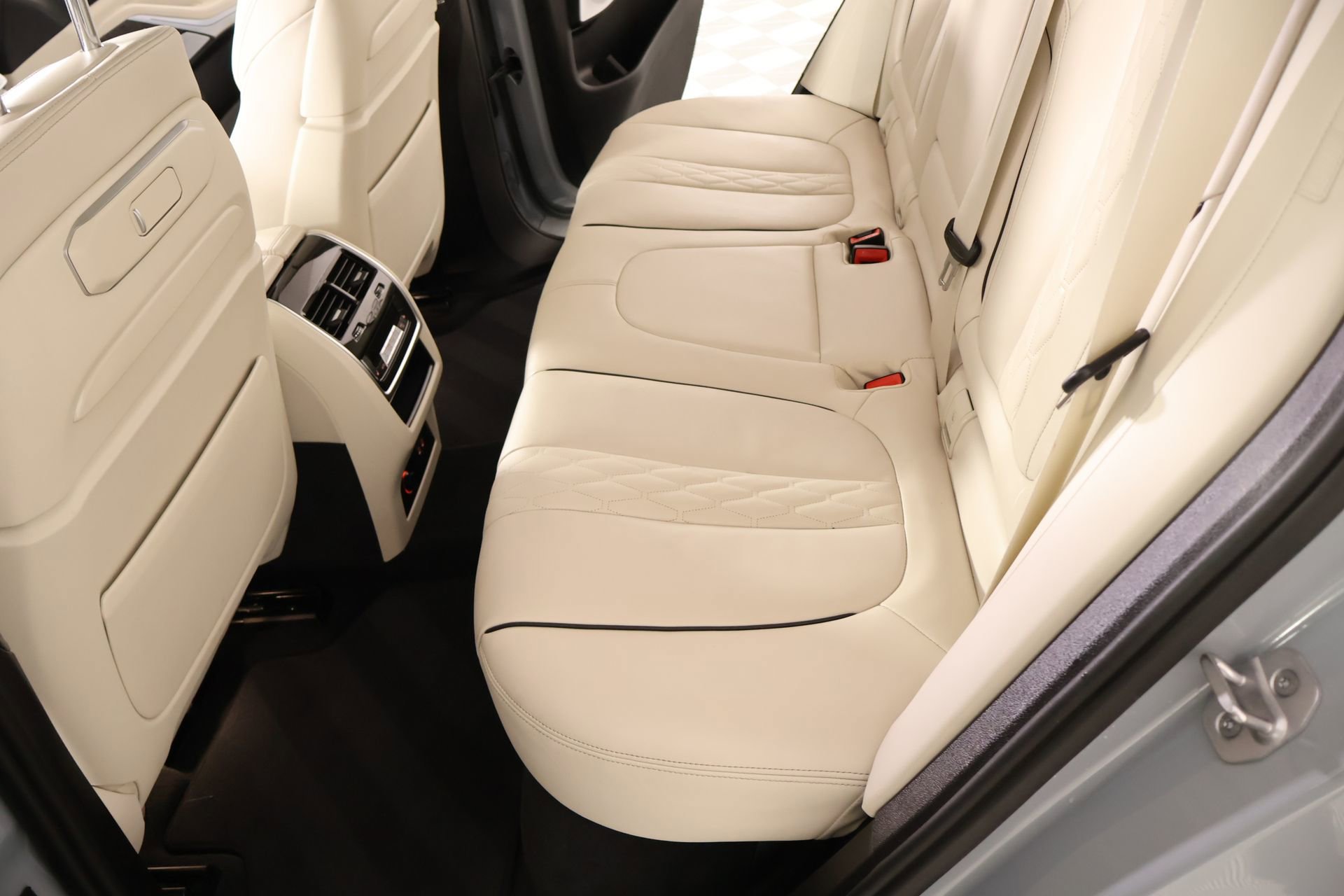 Used 2025 BMW X5 M60i AWD/4WD image 13