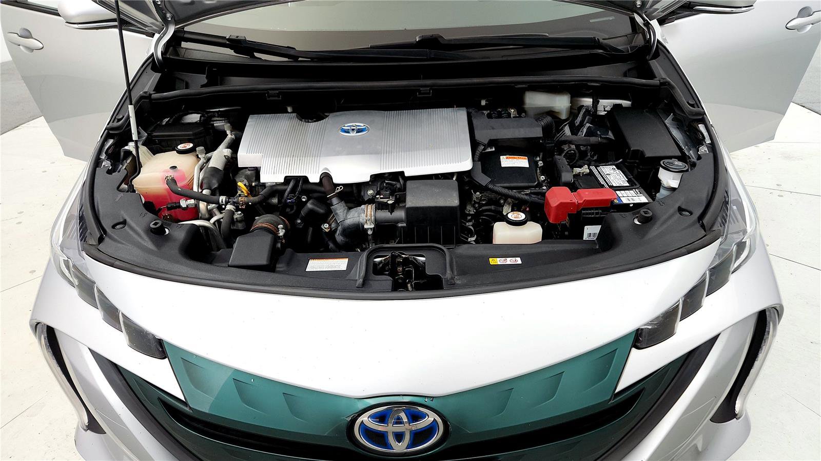 Used 2018 Toyota Prius Prime Premium image 15