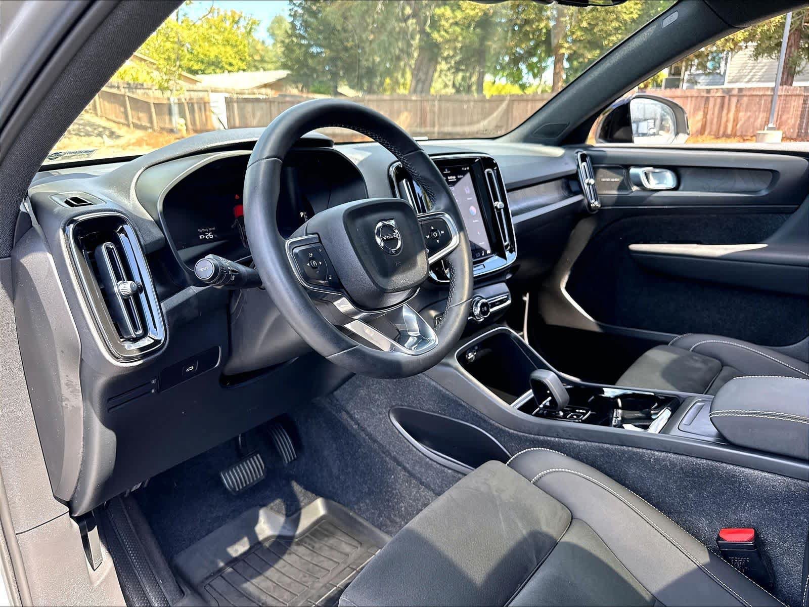 Used 2023 Volvo C40 P8 Recharge Ultimate w/ Protection Package Premier AWD/4WD image 17