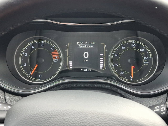 Used 2019 Jeep Cherokee Latitude Plus AWD/4WD image 23
