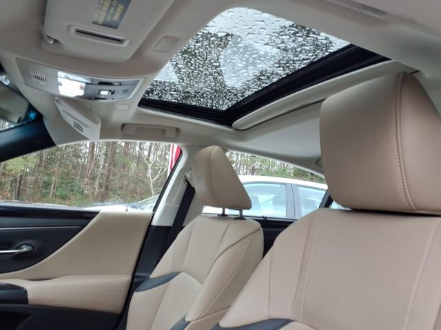 Used 2021 Lexus ES 300h Ultra Luxury w/ Accessory Package 2 image 16