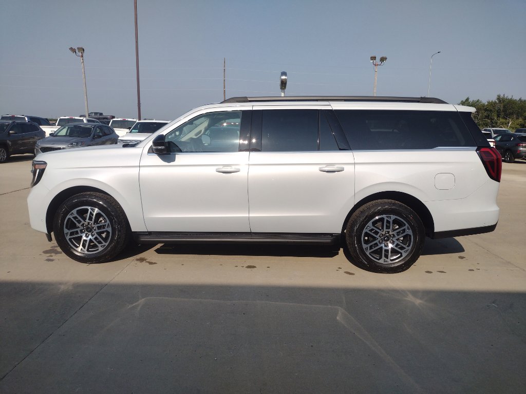 New 2025 Ford Expedition Max Active image 8