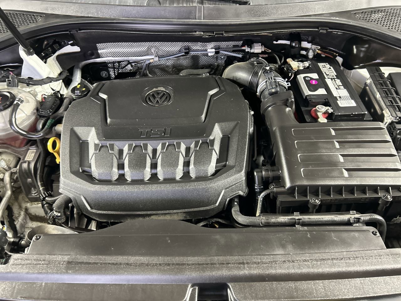 Used 2021 Volkswagen Tiguan SE R-Line image 11