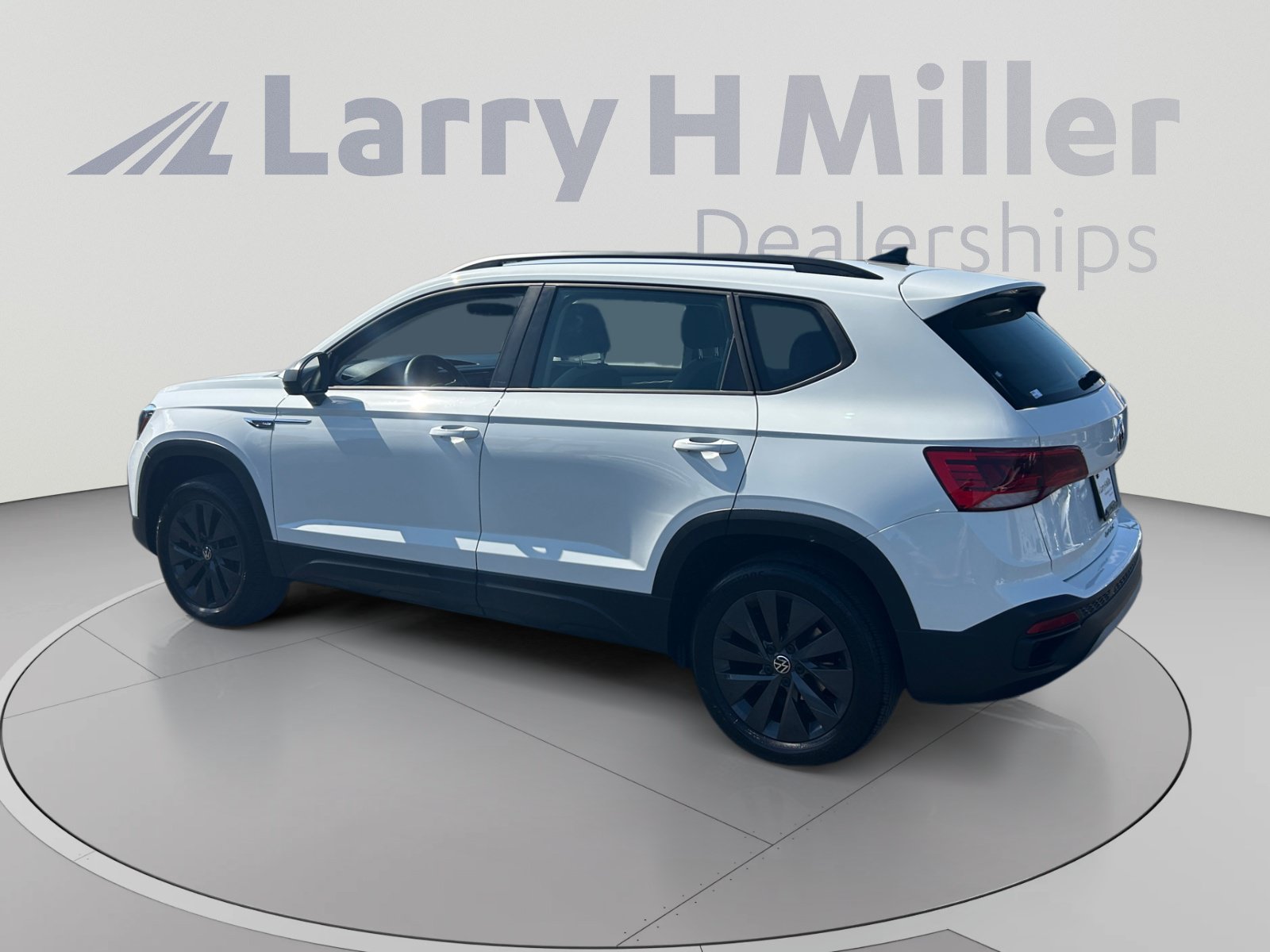Used 2024 Volkswagen Taos S FWD image 3