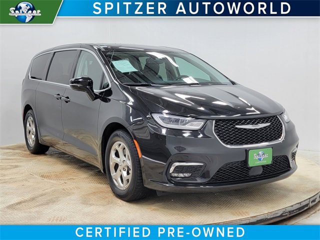 Used 2024 Chrysler Pacifica Limited image 1