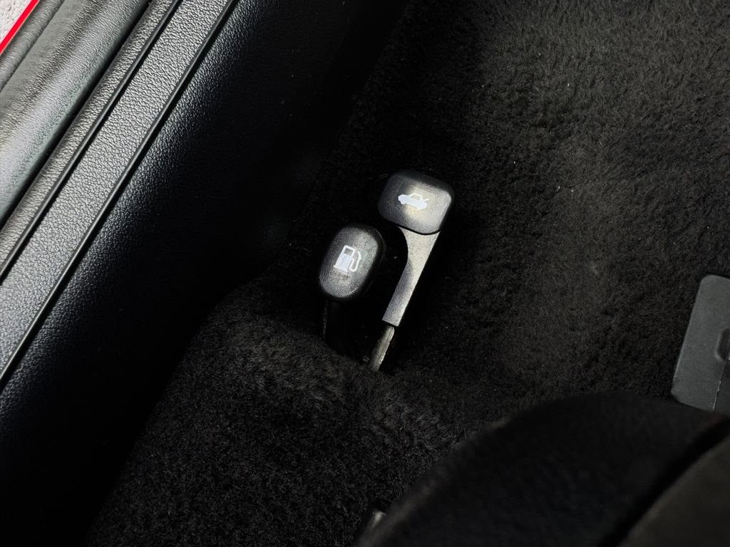 Used 2025 Kia K4 LXS image 31