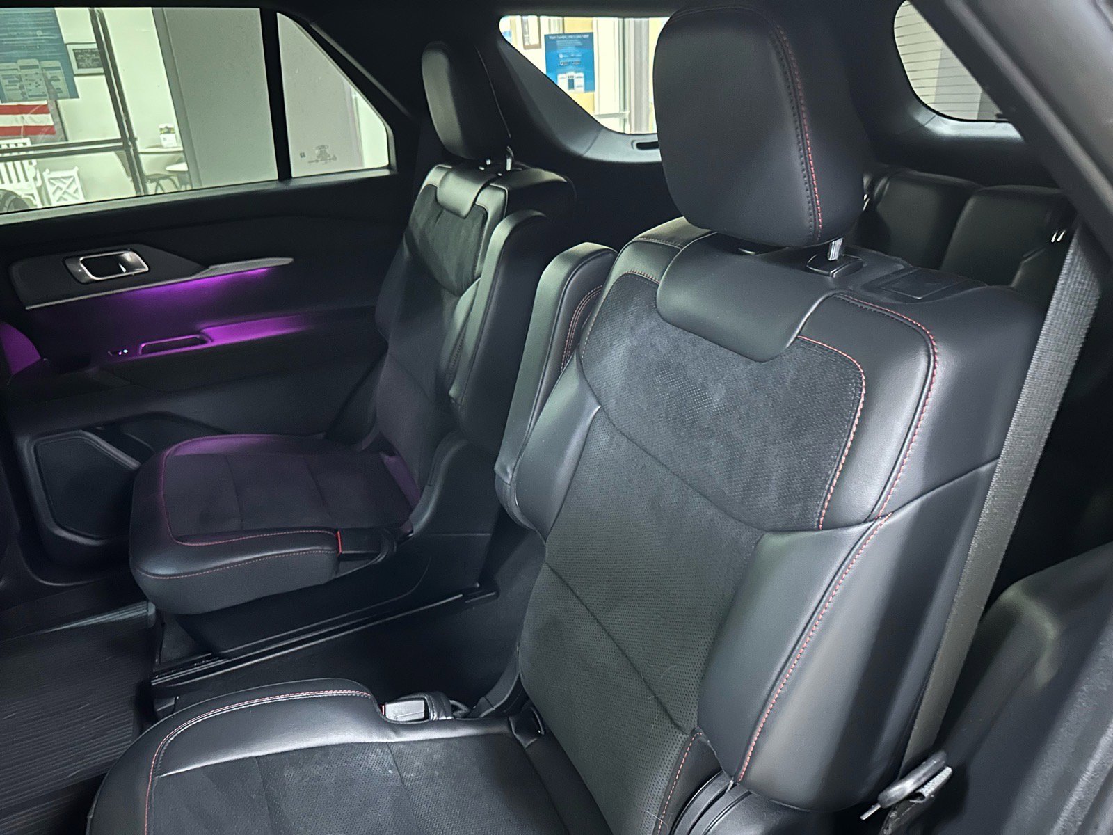 Certified 2025 Ford Explorer ST image 24