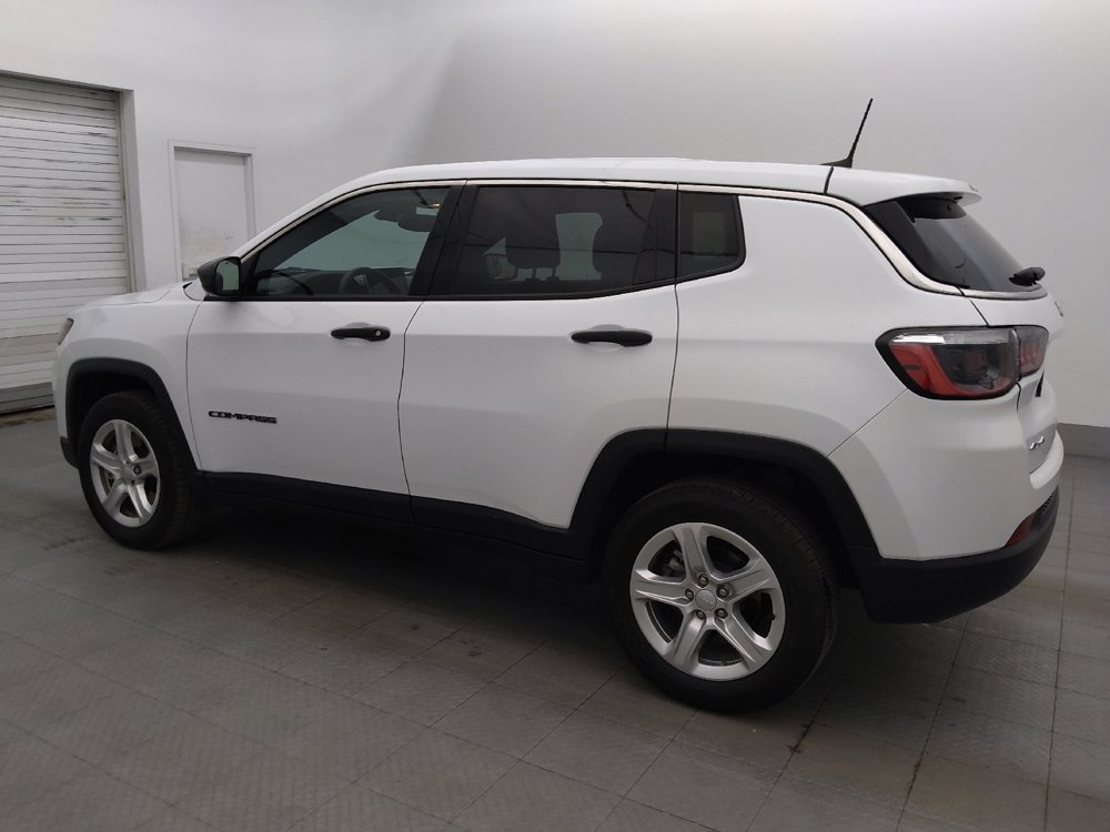 Used 2023 Jeep Compass Sport AWD/4WD image 3