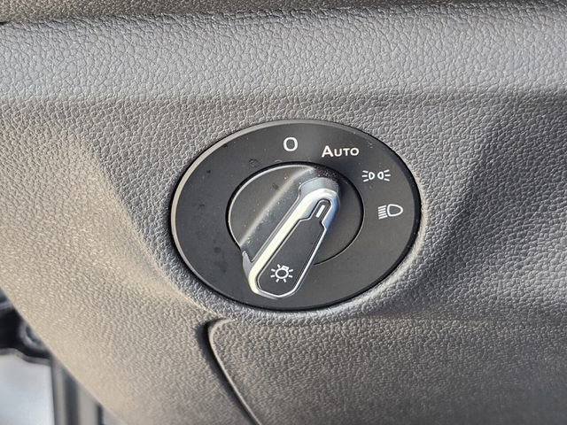 Certified 2023 Volkswagen Jetta SE w/ Panoramic Sunroof Package image 29