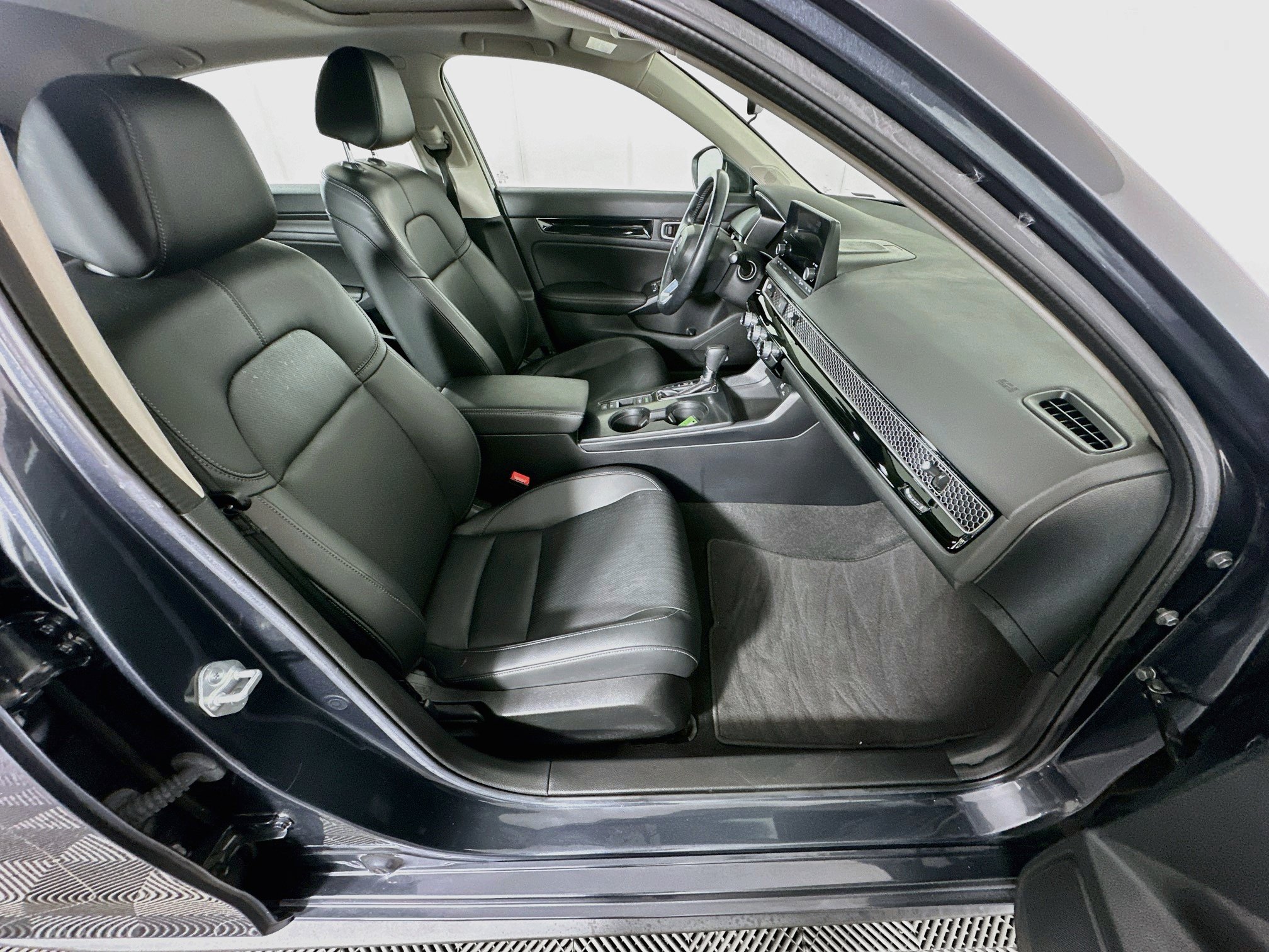 Used 2023 Honda Civic EX-L image 29