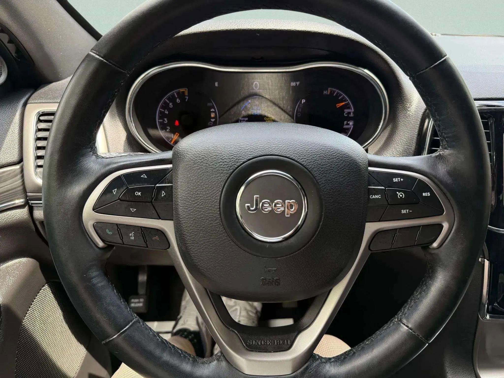 Used 2019 Jeep Grand Cherokee Limited image 22