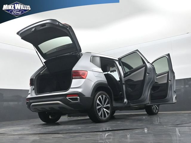 Used 2022 Volkswagen Taos SE image 29