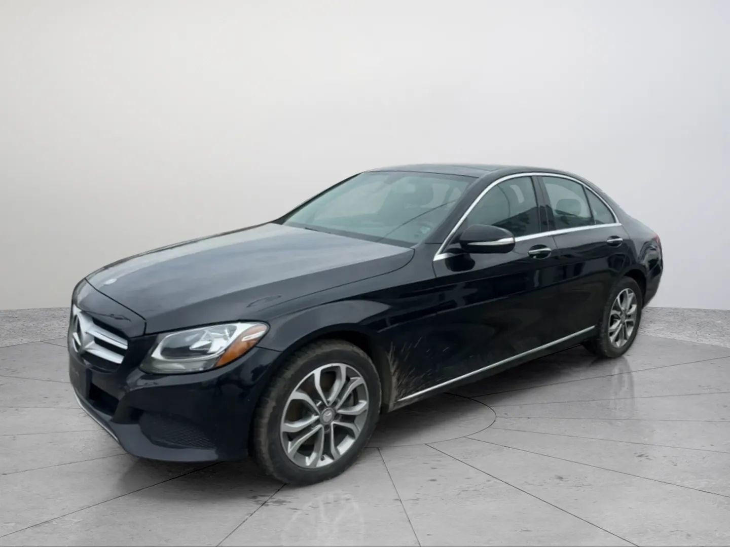Used 2015 Mercedes-Benz C 300 4MATIC Sedan image 1