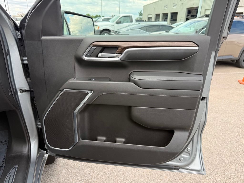 Used 2024 Chevrolet Silverado 1500 LT AWD/4WD image 18