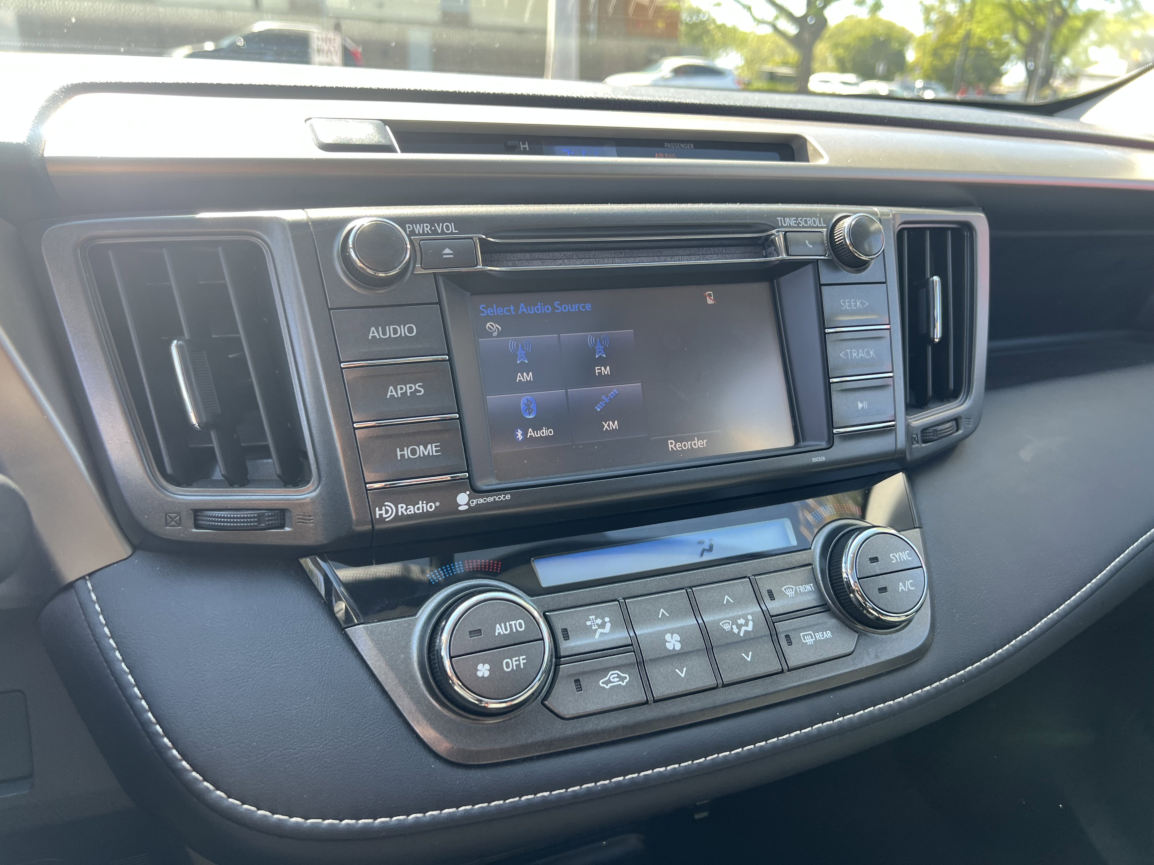 Used 2015 Toyota RAV4 XLE image 21