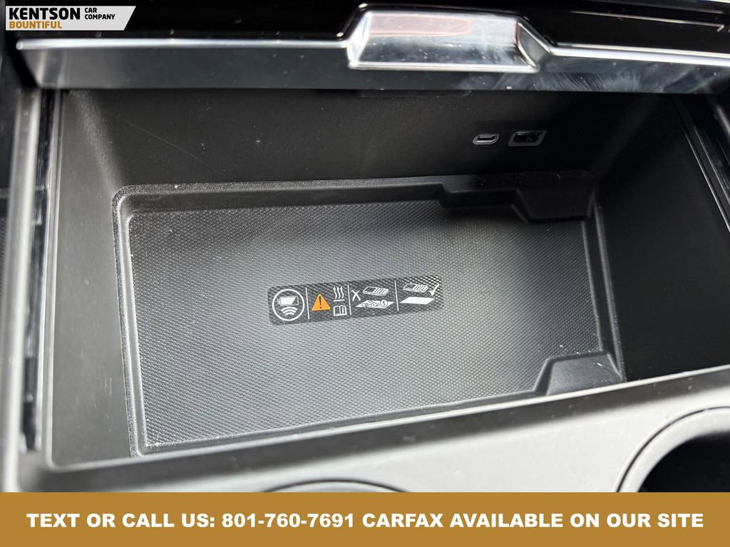 Used 2025 GMC Yukon Denali w/ Sun & Power Step Package image 28