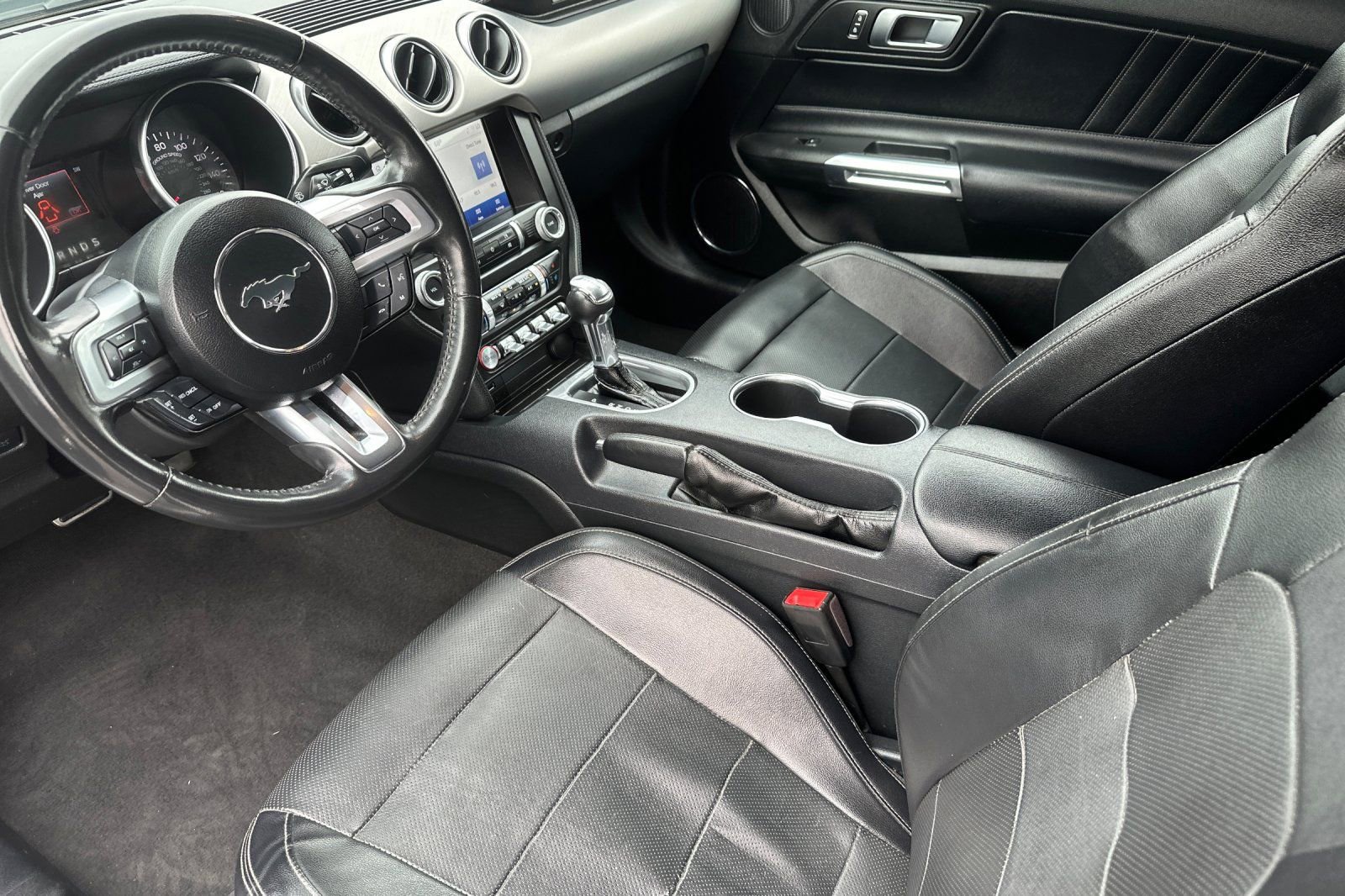 Used 2022 Ford Mustang Premium image 10