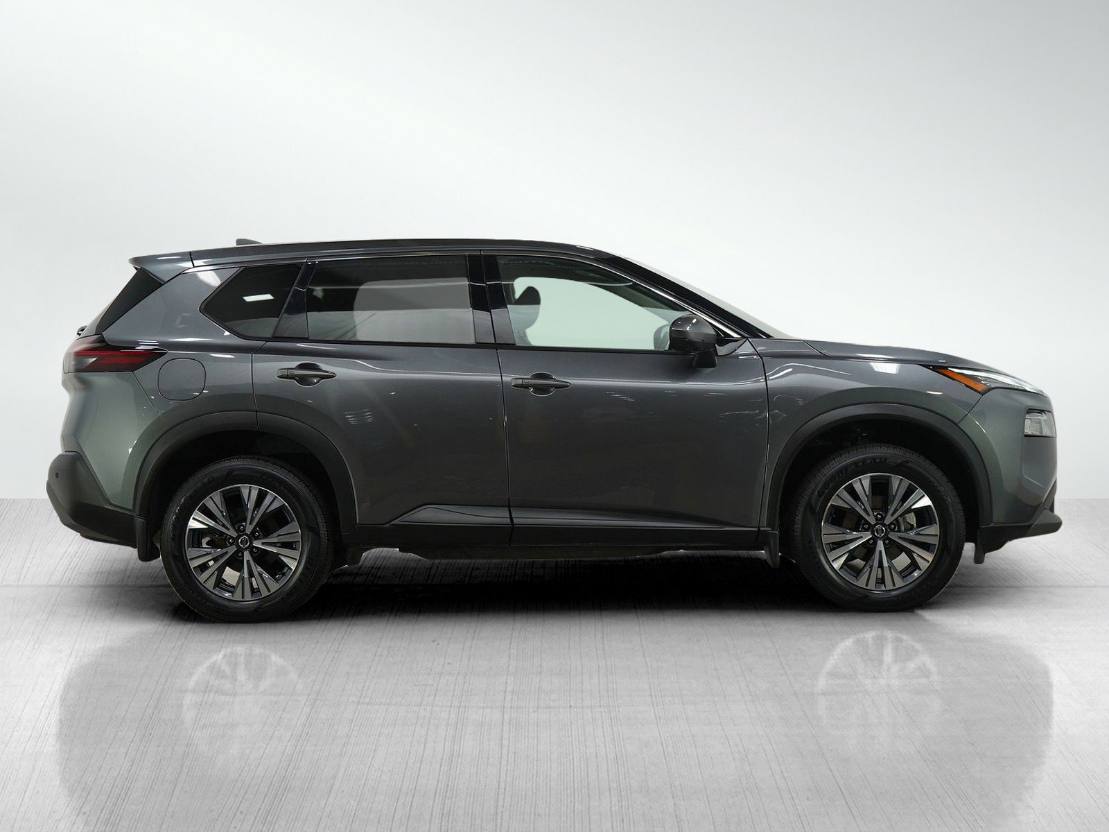Used 2021 Nissan Rogue SV image 6