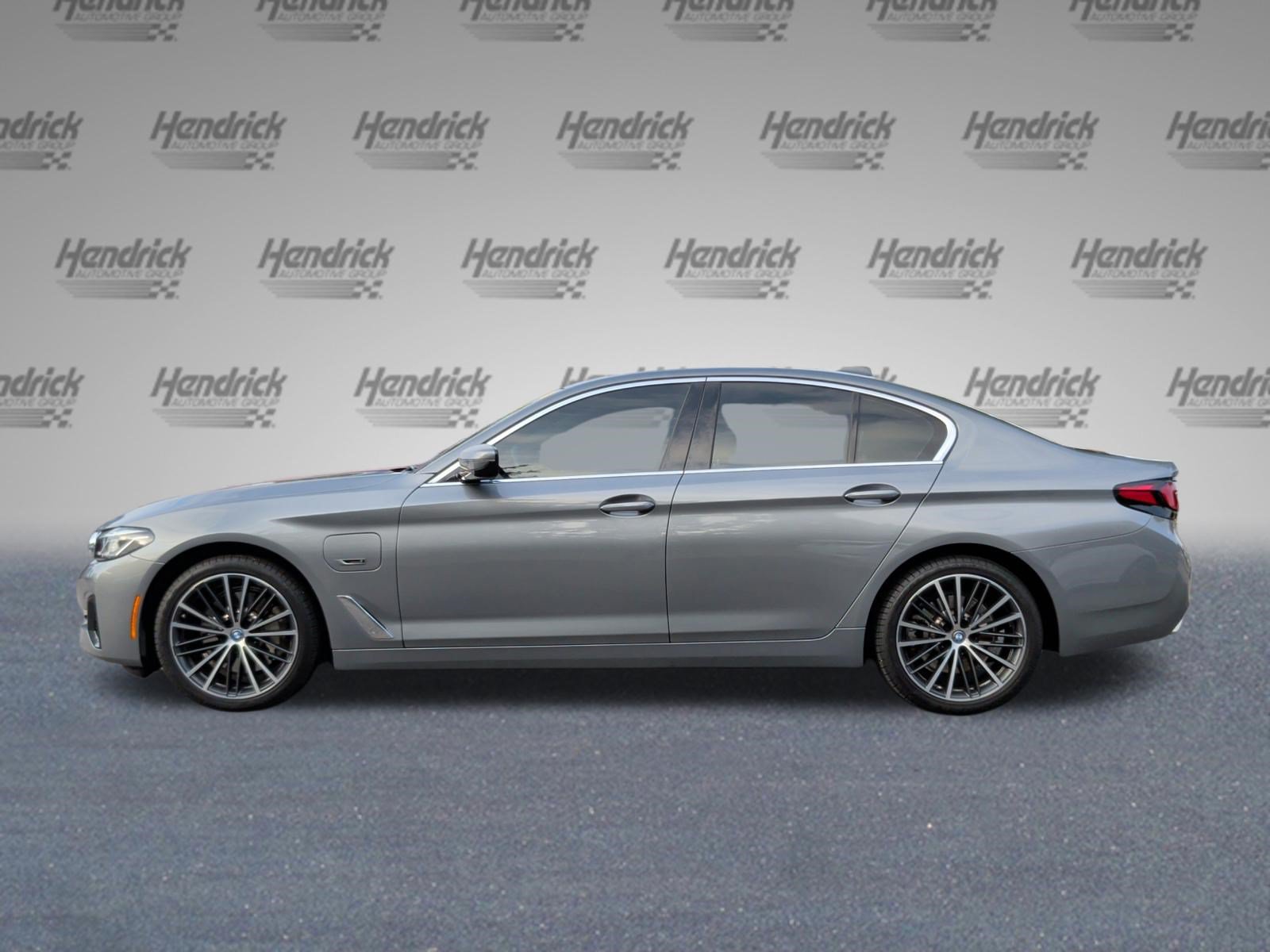Used 2023 BMW 530e w/ Executive Package RWD image 10