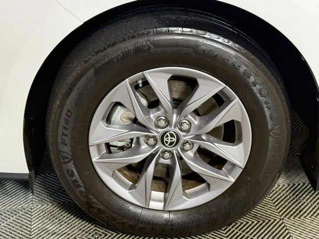 Used 2024 Toyota Sienna XLE FWD image 15