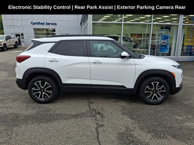 Used 2023 Chevrolet TrailBlazer ACTIV w/ Sun and Liftgate Package FWD image 11