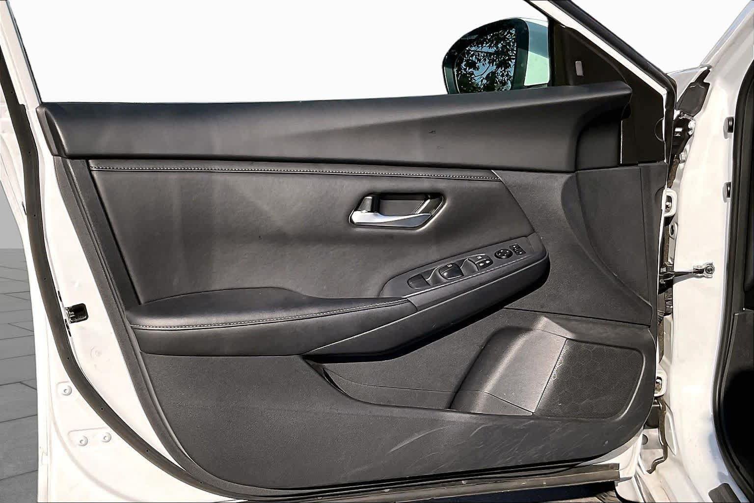 Used 2024 Nissan Sentra SV FWD image 21
