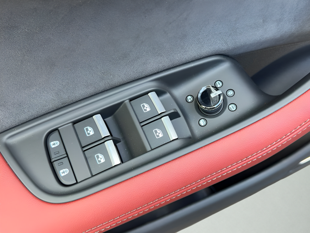New 2026 Audi SQ8 Premium Plus AWD/4WD image 10