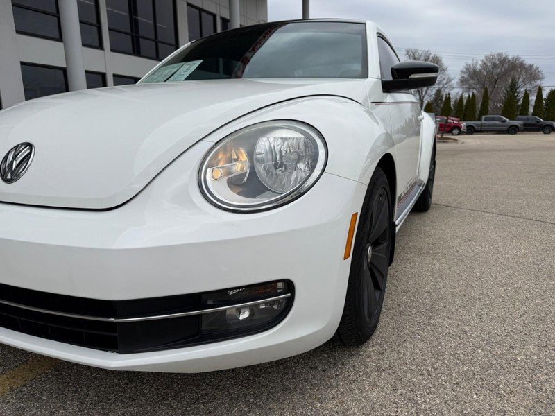 Used 2012 Volkswagen Beetle 2.0T FWD image 3