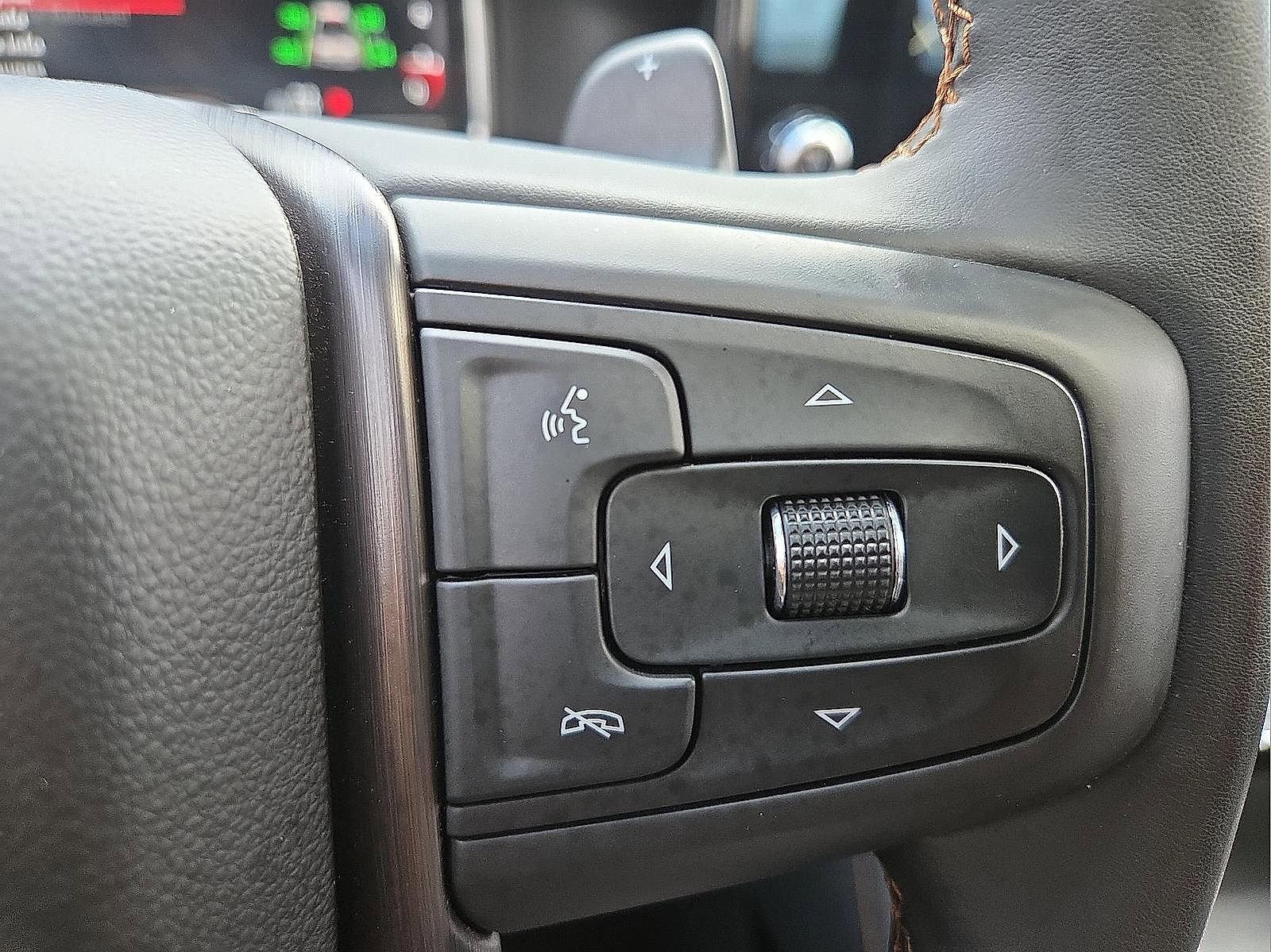 Used 2025 GMC Sierra 1500 AT4 w/ AT4 Premium Package AWD/4WD image 18